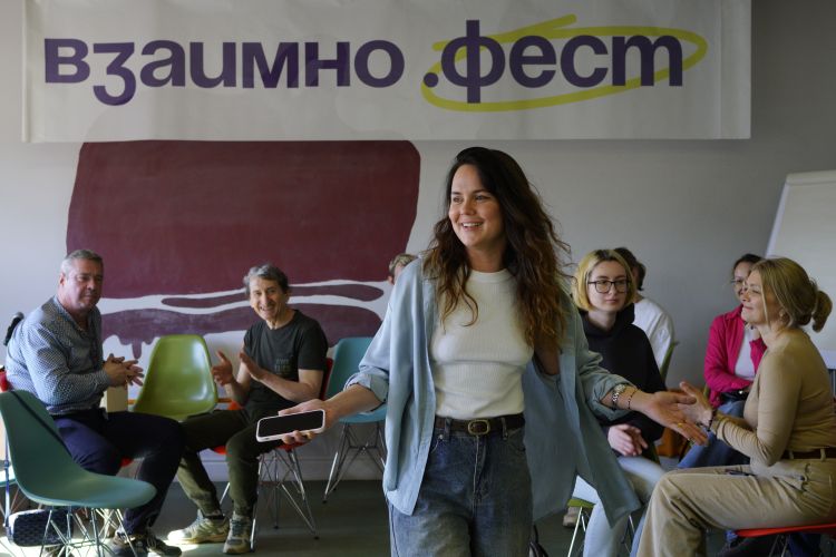 1775123497_akv4876jpg.jpg
