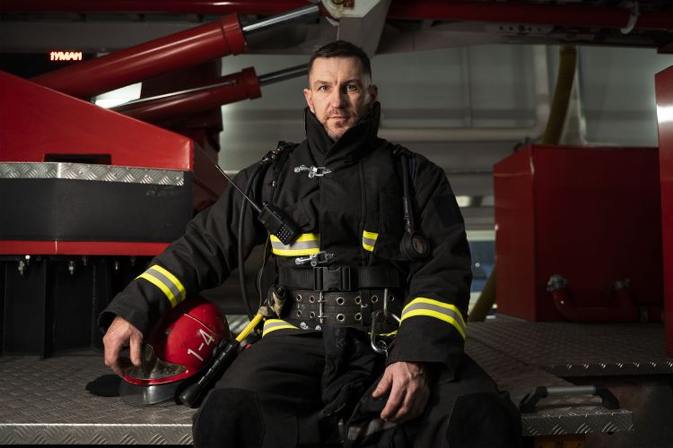 1784213934_firefighterreadyhismissionjpg.jpg