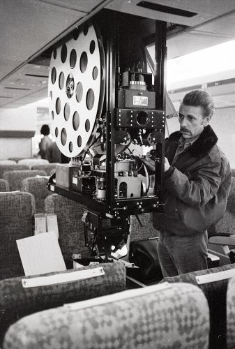 1792650716_filmprojektor747jpg.jpg