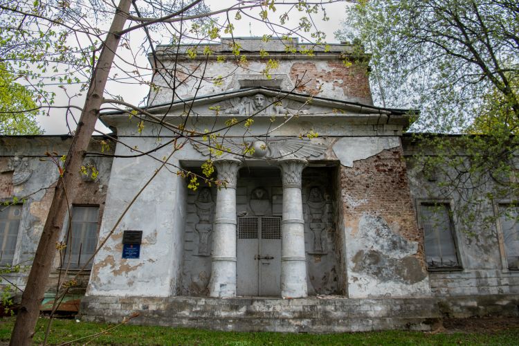 1778601976_egipetskiypavilonvusadbekuzminkijpg.jpg