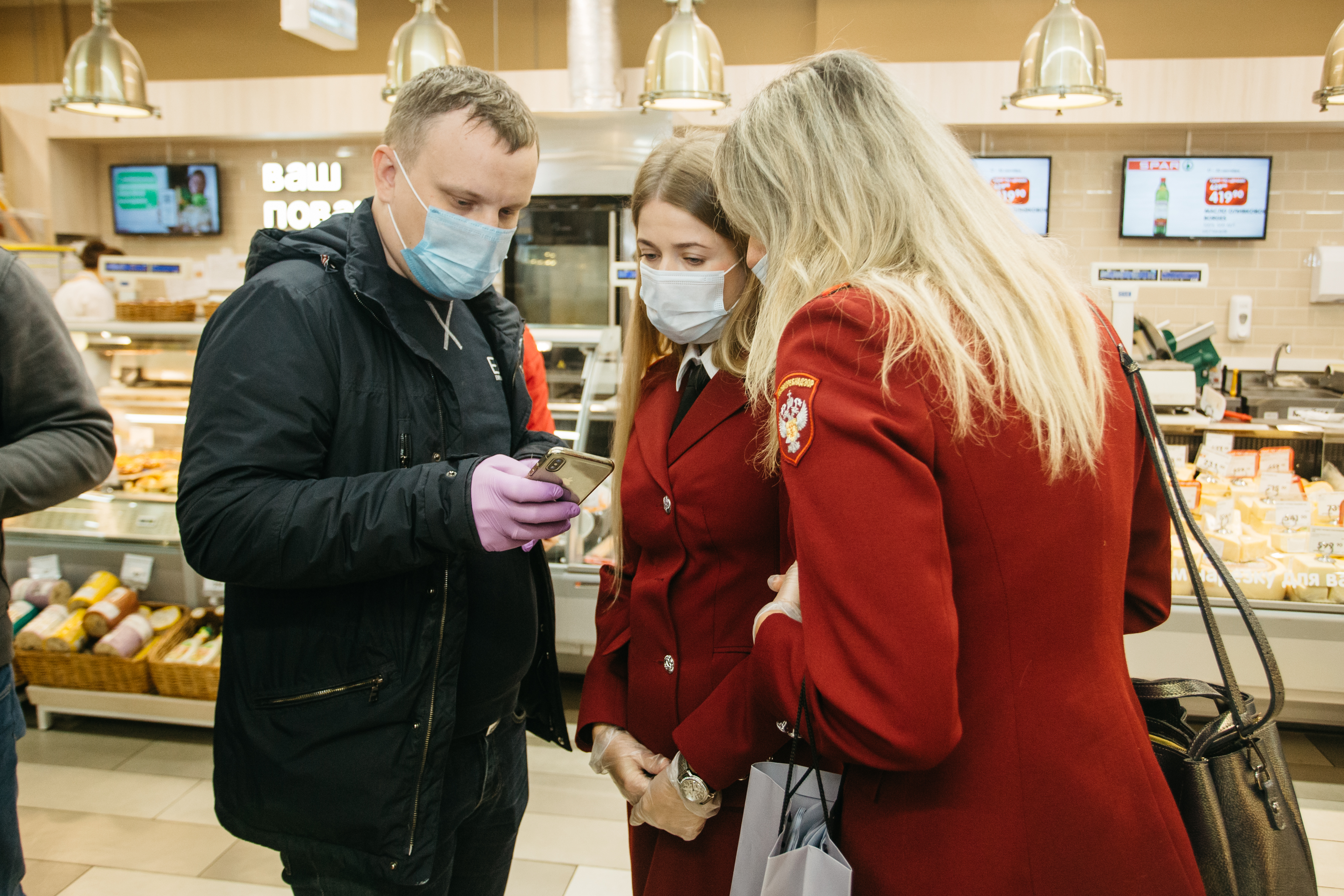 Закрыт московский. Комедия закрыли в магазине. Несоблюдение масочного режима в кафе Москвы. Нарушения за которые закрывают магазины. В Москве снова все закрыто.