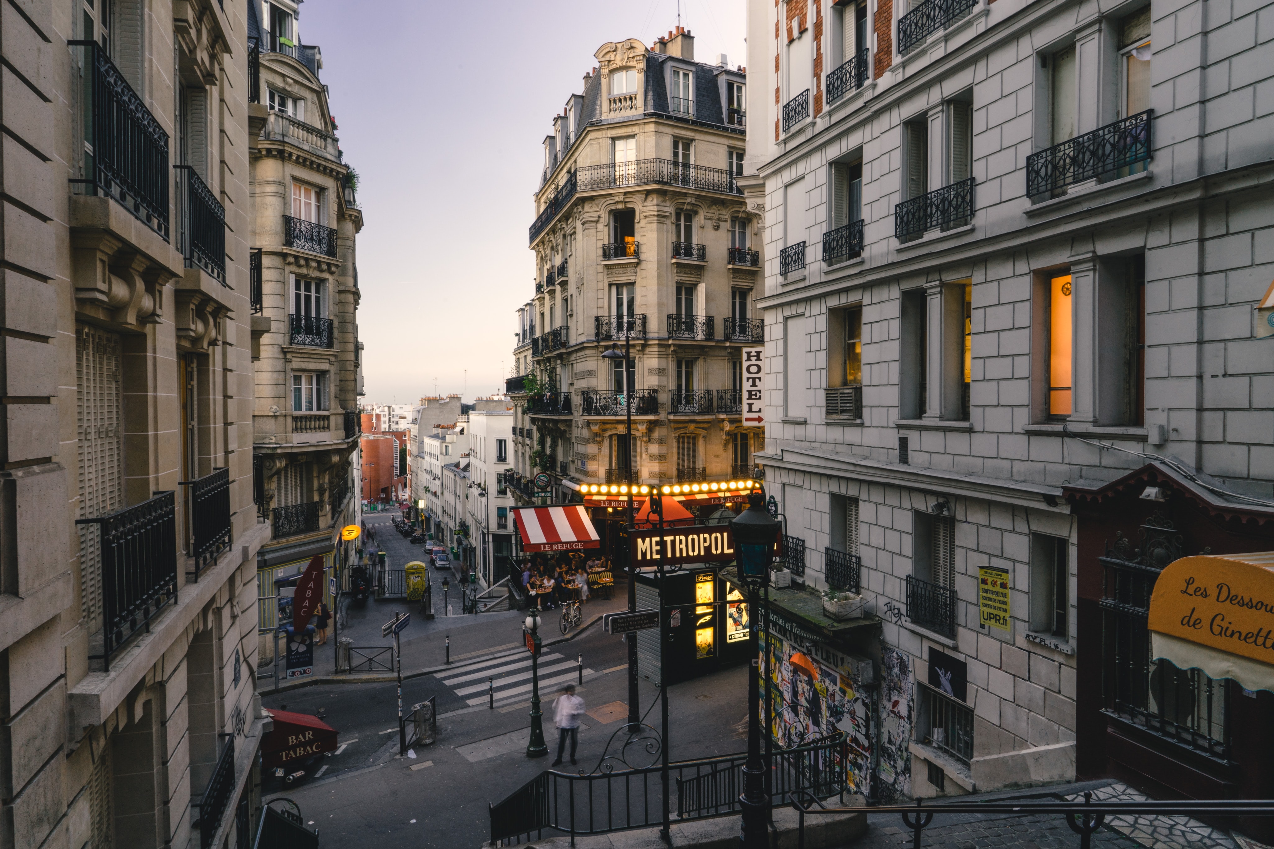 City in france. Париж улица Верди. Монмартр. Улица Сервандони в Париже. Тиктонская улица в Париже.