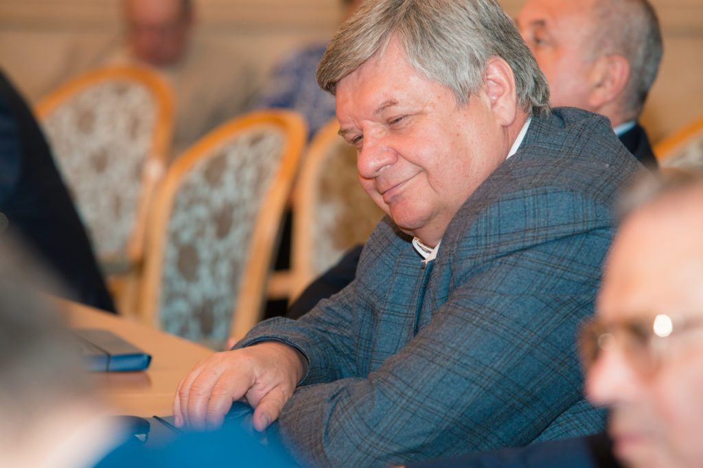 Ректор международного университета. Константин клименко африканский международный конгресс. Мгту шымкент. Ректор международного мгу. Садовничий ректор.