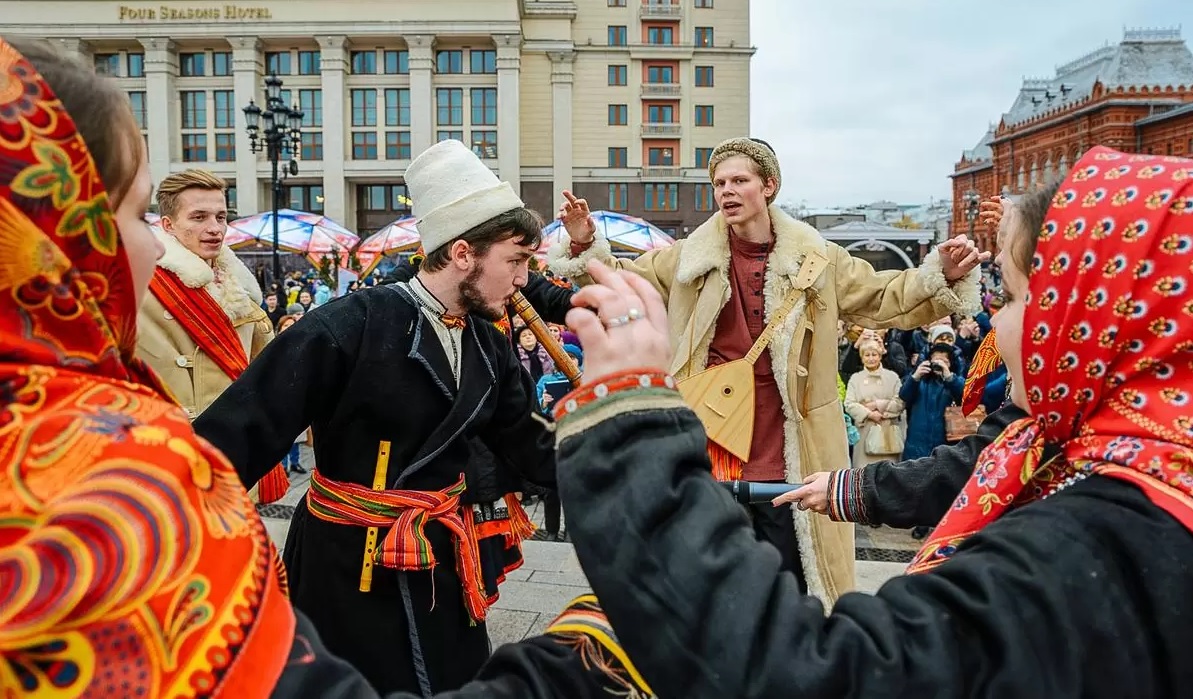 Манежная площадь на 4 ноября в Москве