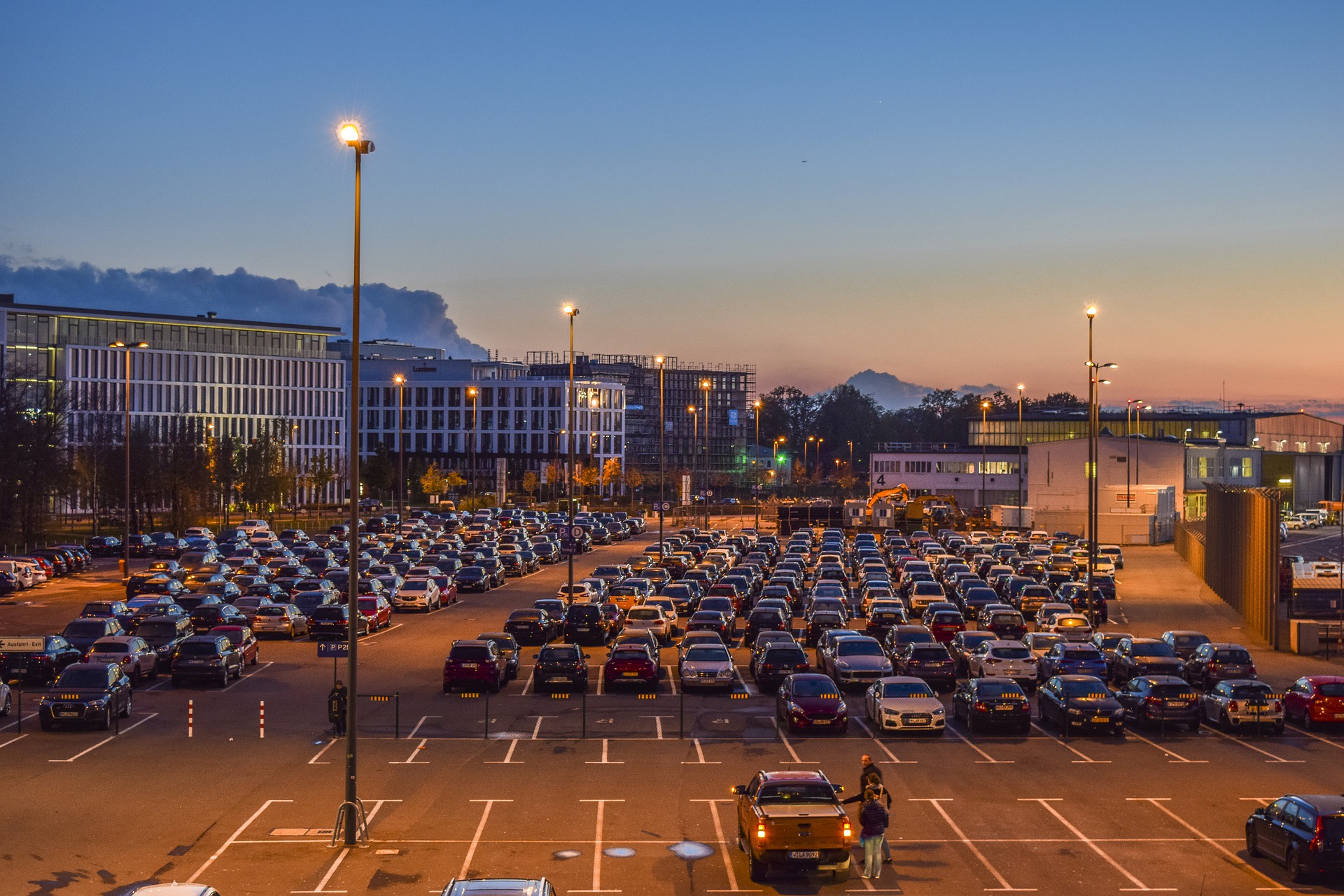 Parking experience. Парк автомобилей. Транспортный парк. Автомобильного парка. Машина на парковке.