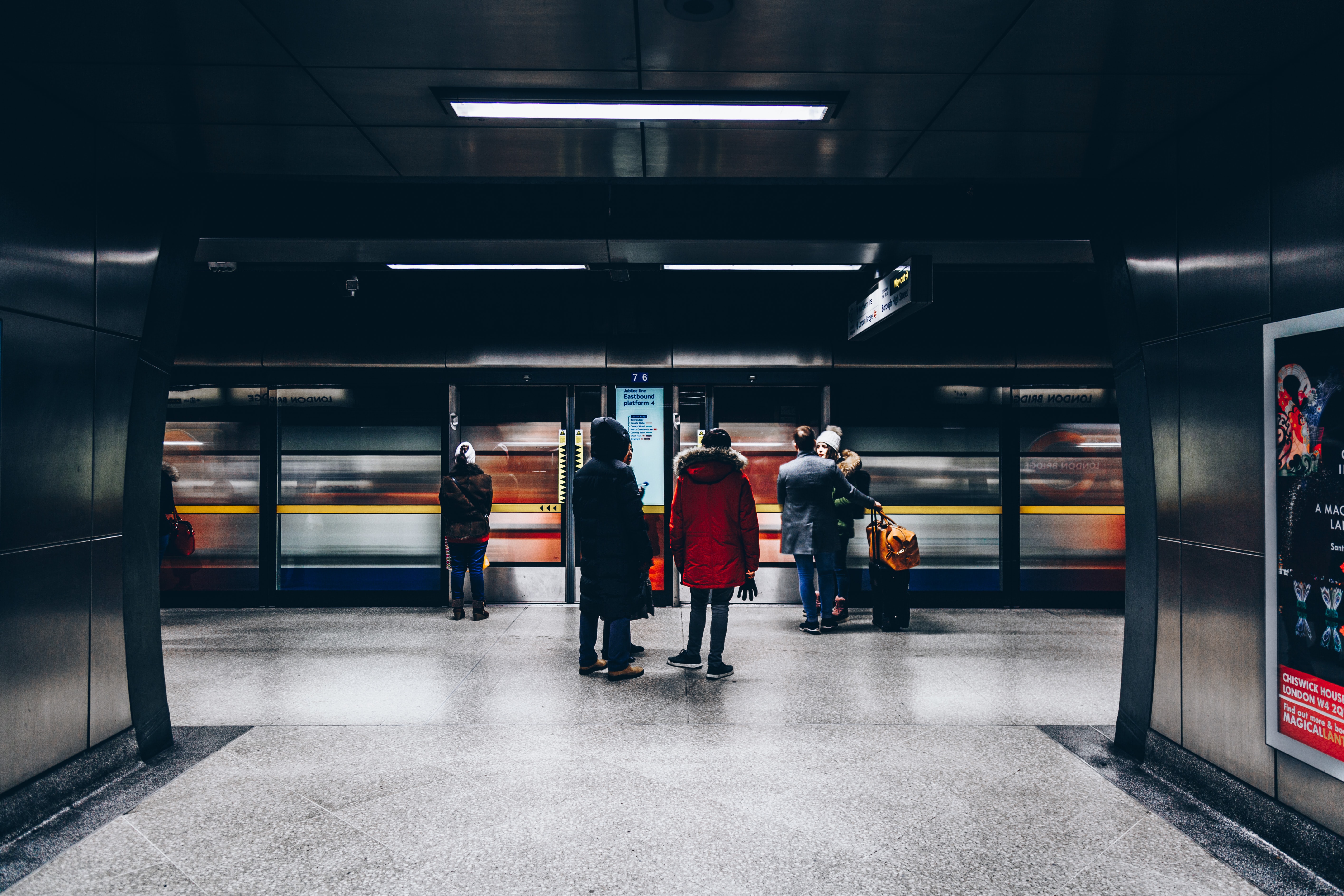 Метро работаем музыка. Поезд метро. Метро работаем.