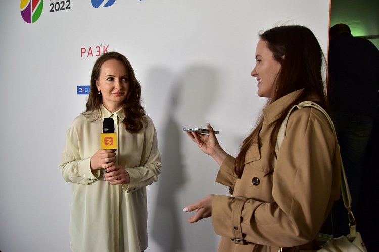 Наш корреспондент Анастасия Степанова с Мариной Красновой