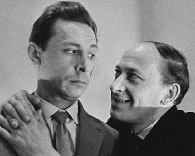 Олег Ефремов и Евгений Евстигнеев в спектакле «Назначение» театра «Современник». russiainphoto.ru