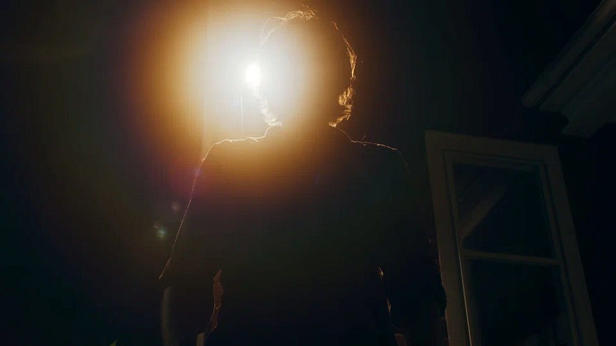 Кадр из фильма «Глазами пса» (2025)