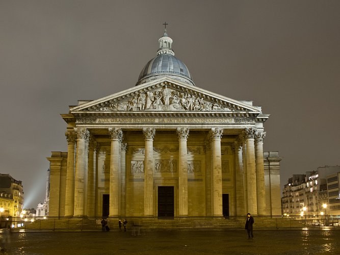 Пантеон в Париже (фото из Википедии)