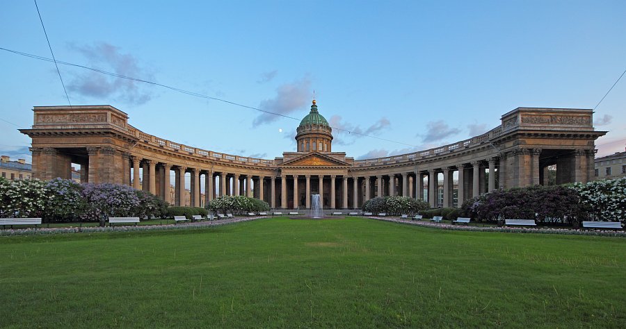 Казанский собор в Петербурге (фото из Википедии)
