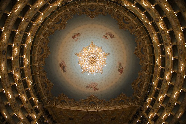Оперный театр Ла Фениче в Венеции. Источник: tourister.ru
