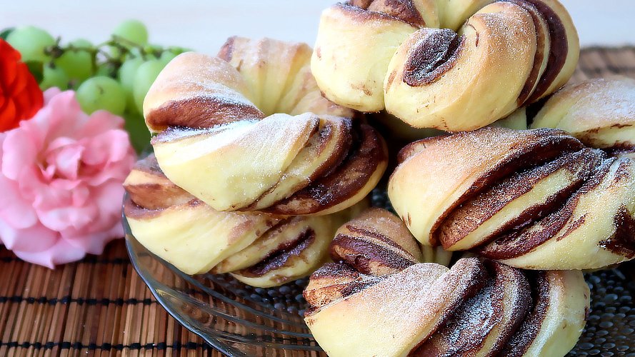 Булочки Луссебулар